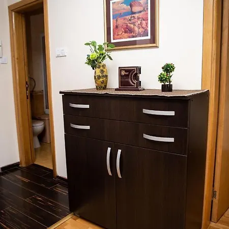 The Temple Bells, Flat In The Heart Of The Apartamento Dusanovac