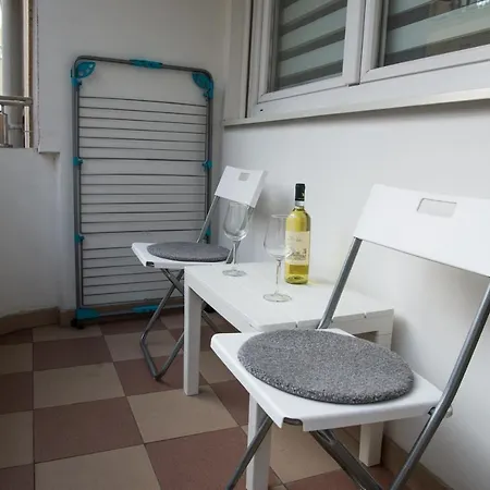 Apartamento The Temple Bells, Flat In The Heart Of The Dusanovac